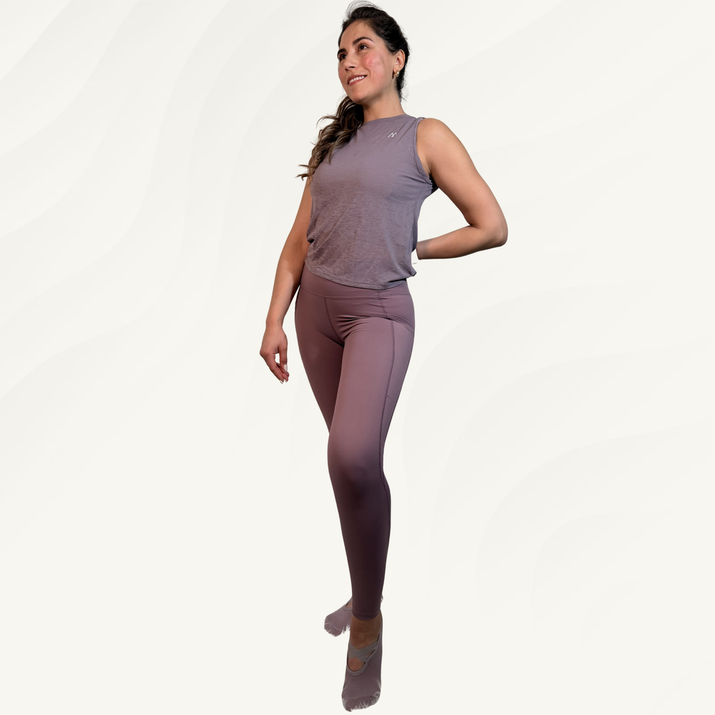 Polera Top espalda media apertura Pilates Yoga Lavanda